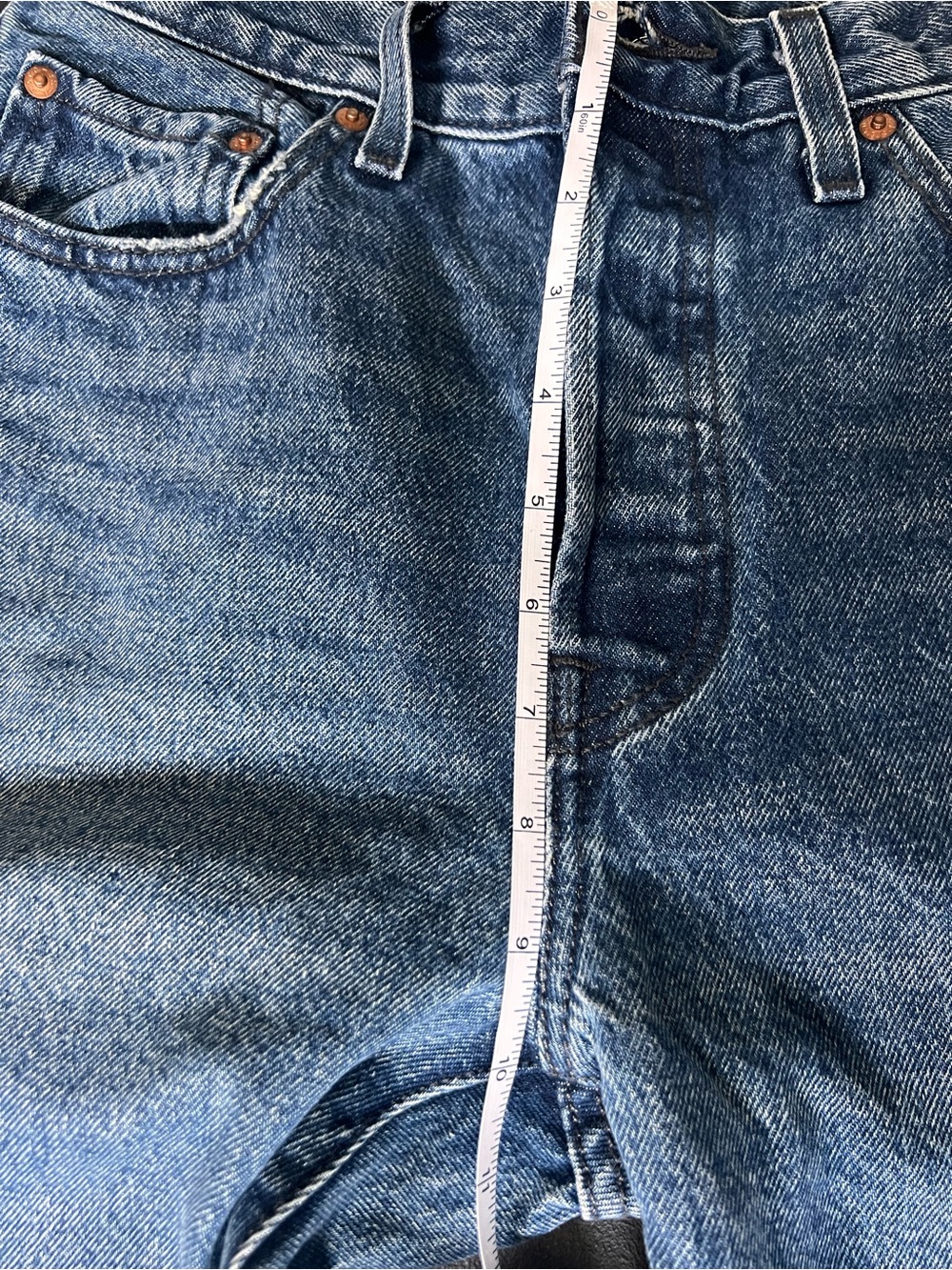 Levi's women’s 501 Straight Blue Distressed Jeans - Picture 4 of 7